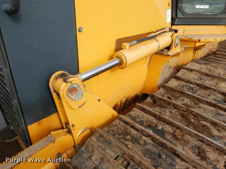image for item DY9223 2007 John Deere 700J XLT dozer