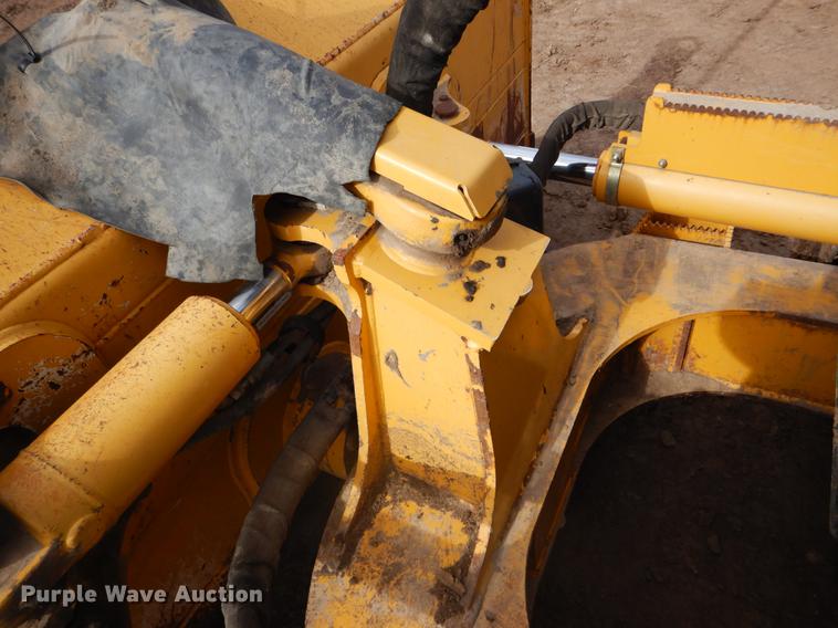 image for item DY9223 2007 John Deere 700J XLT dozer