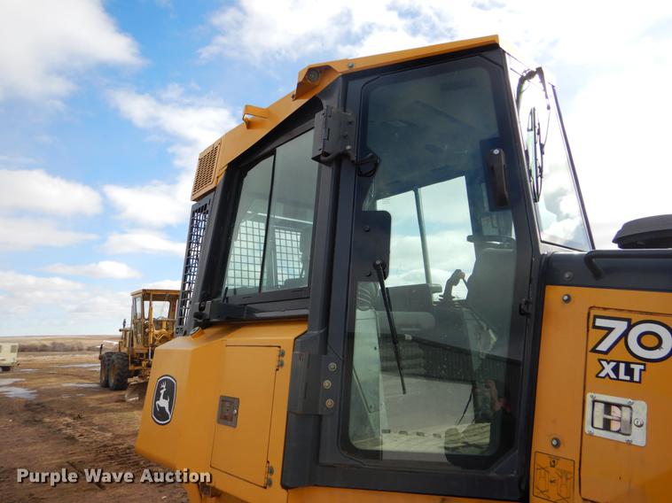 image for item DY9223 2007 John Deere 700J XLT dozer