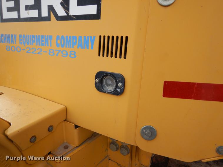 image for item DY9223 2007 John Deere 700J XLT dozer