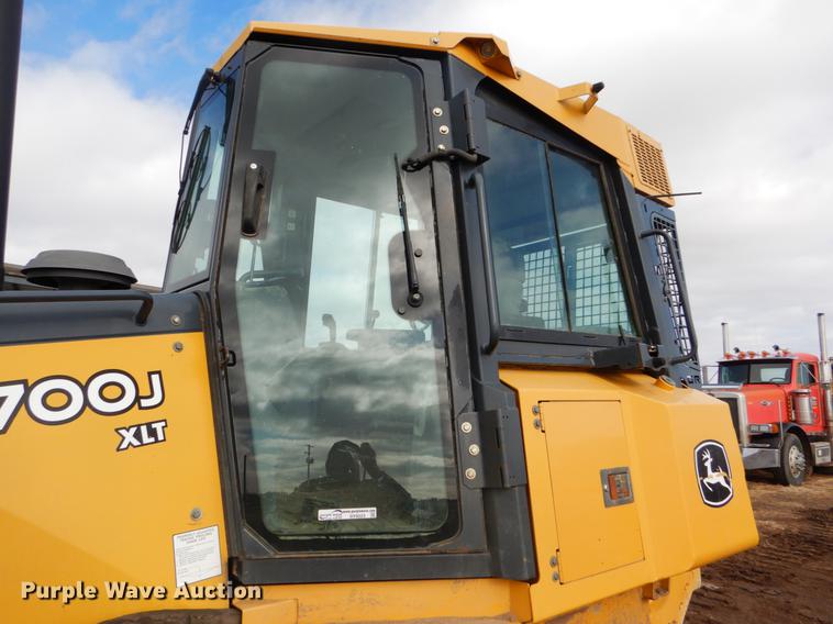 image for item DY9223 2007 John Deere 700J XLT dozer