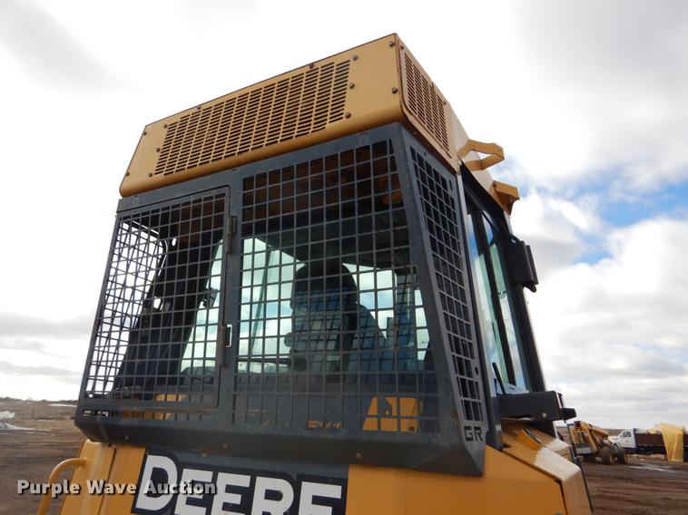 image for item DY9223 2007 John Deere 700J XLT dozer