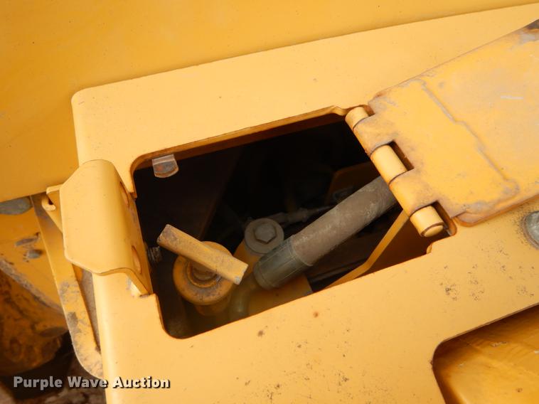 image for item DY9223 2007 John Deere 700J XLT dozer