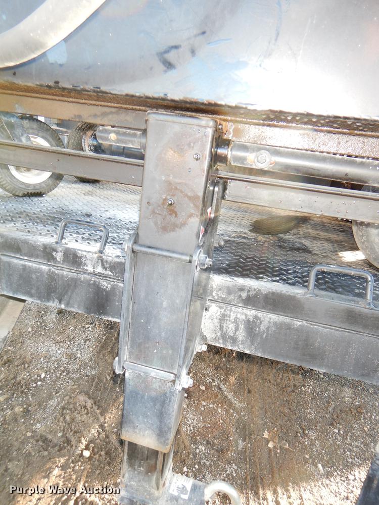 image for item EA9143 2013 H&H Mini Mud Jacking trailer