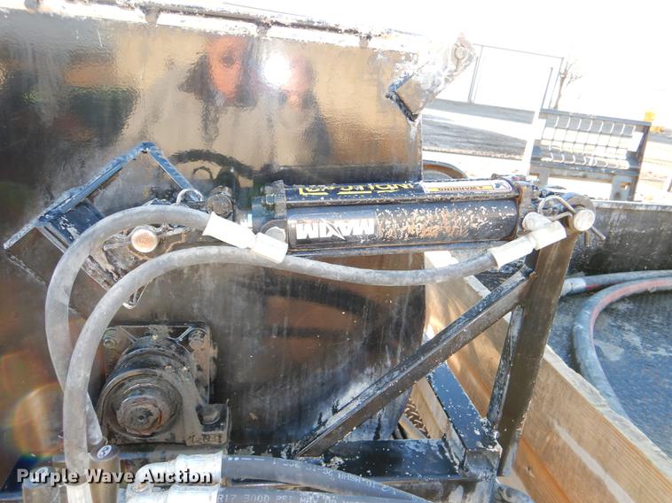 image for item EA9143 2013 H&H Mini Mud Jacking trailer