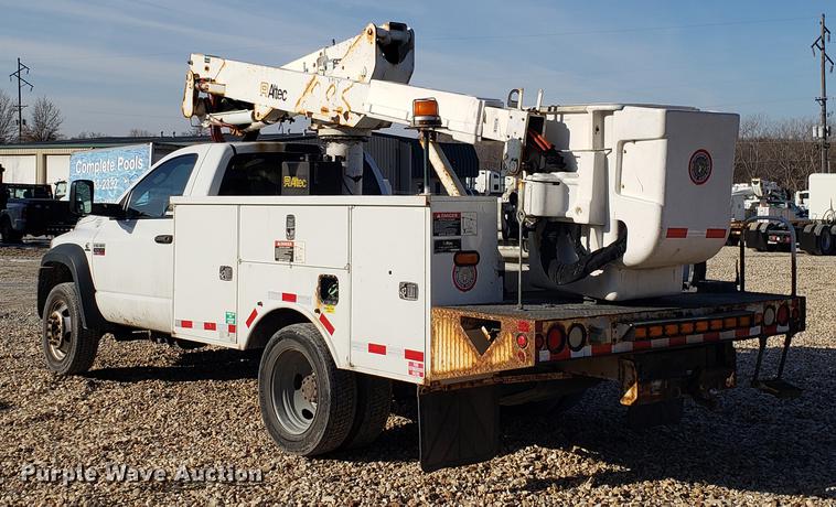 image for item EN9778 2008 Dodge Ram 5500 bucket truck