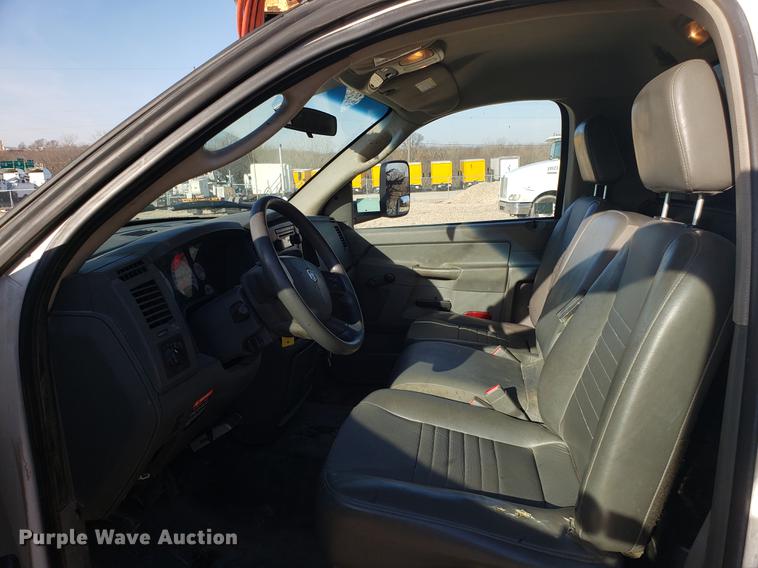 image for item EN9778 2008 Dodge Ram 5500 bucket truck