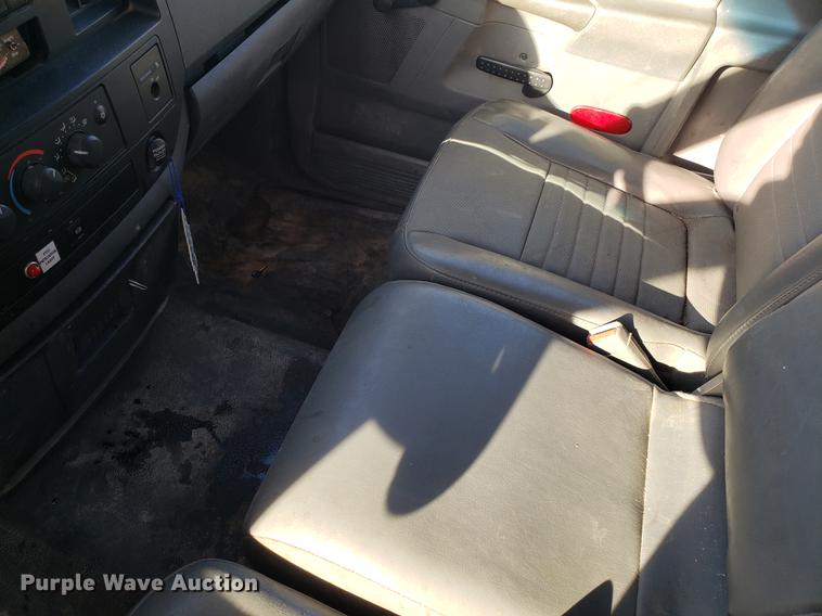 image for item EN9778 2008 Dodge Ram 5500 bucket truck