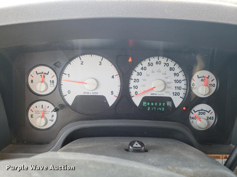 image for item EN9778 2008 Dodge Ram 5500 bucket truck