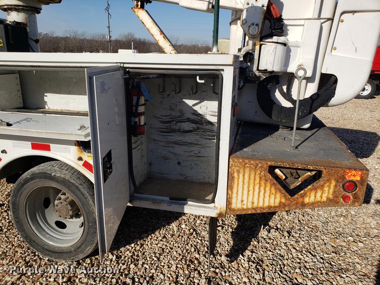 image for item EN9778 2008 Dodge Ram 5500 bucket truck