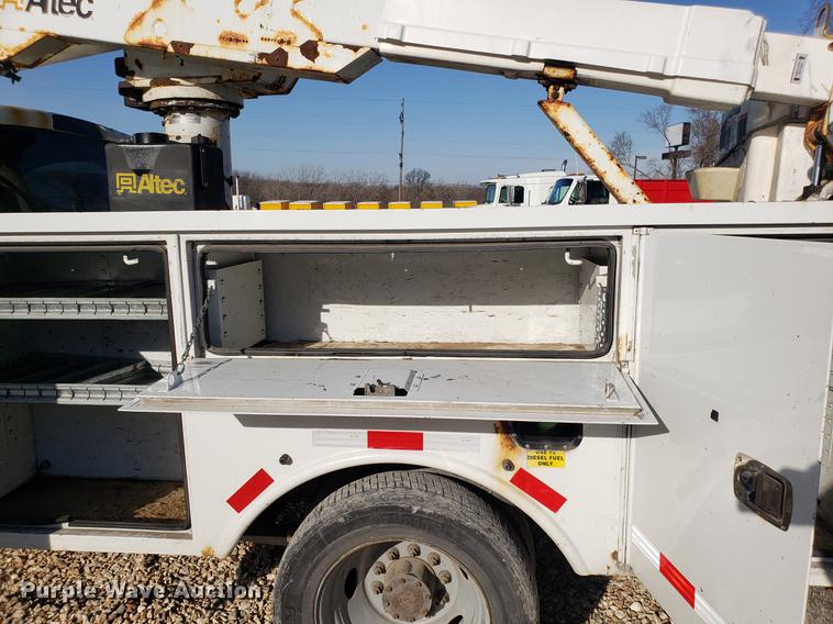 image for item EN9778 2008 Dodge Ram 5500 bucket truck