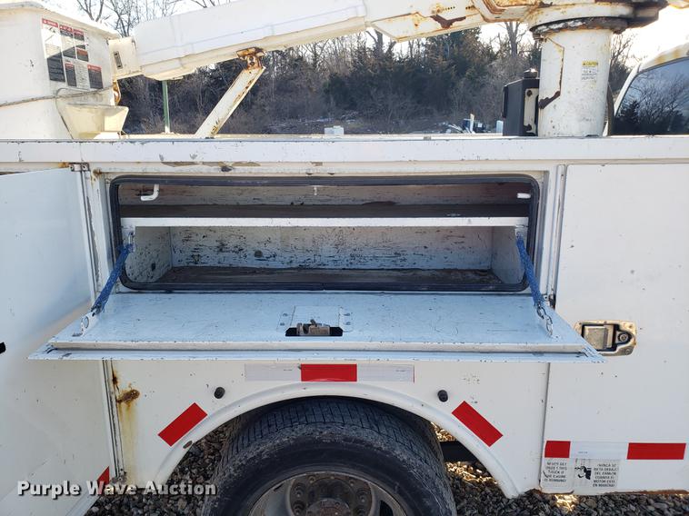 image for item EN9778 2008 Dodge Ram 5500 bucket truck