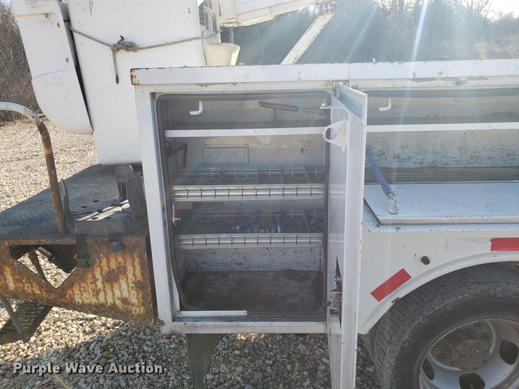 image for item EN9778 2008 Dodge Ram 5500 bucket truck