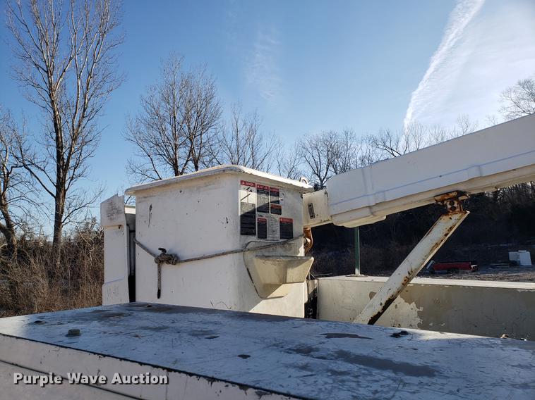 image for item EN9778 2008 Dodge Ram 5500 bucket truck