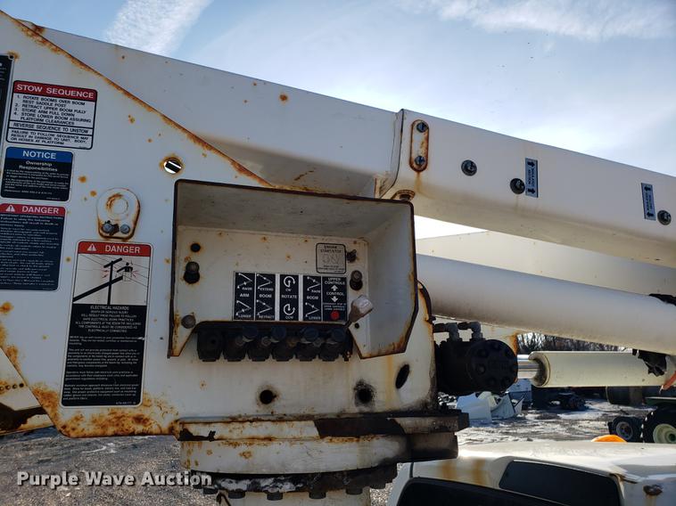 image for item EN9778 2008 Dodge Ram 5500 bucket truck