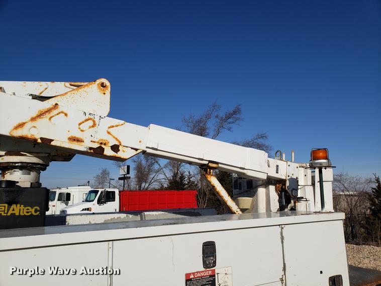 image for item EN9778 2008 Dodge Ram 5500 bucket truck