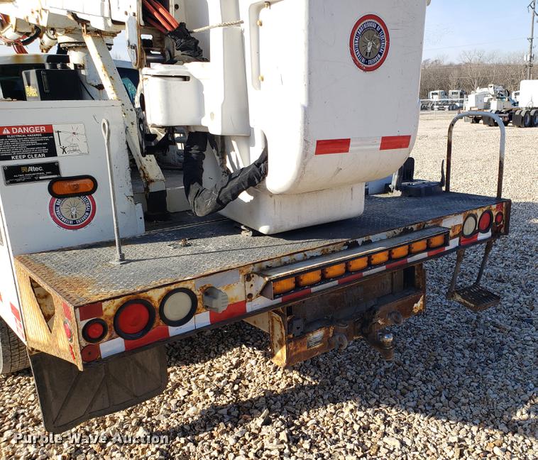 image for item EN9778 2008 Dodge Ram 5500 bucket truck