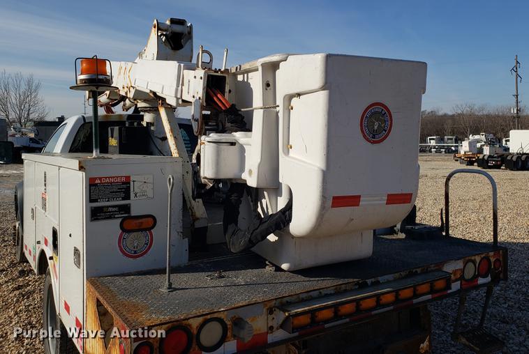 image for item EN9778 2008 Dodge Ram 5500 bucket truck