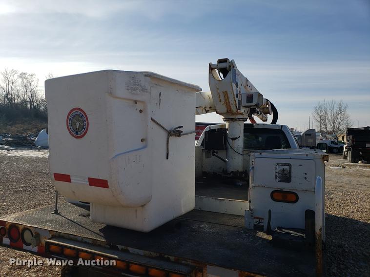 image for item EN9778 2008 Dodge Ram 5500 bucket truck