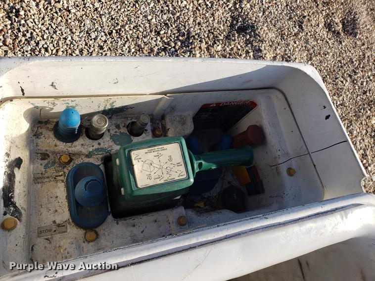 image for item EN9778 2008 Dodge Ram 5500 bucket truck