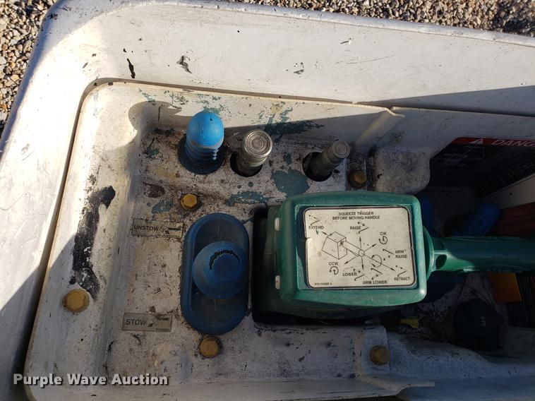 image for item EN9778 2008 Dodge Ram 5500 bucket truck