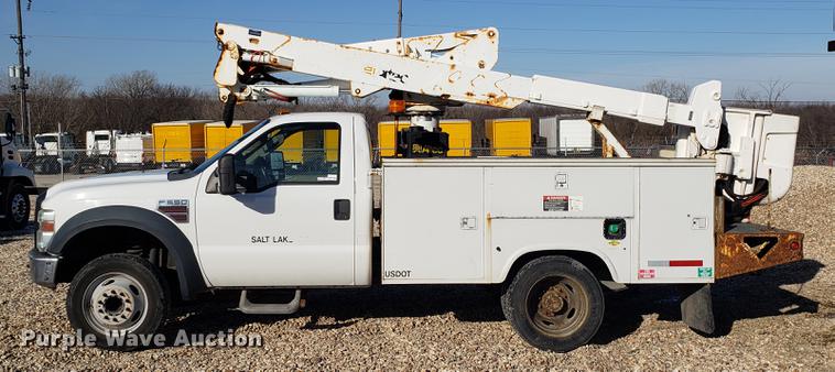 image for item EN9779 2008 Ford F550 Super Duty bucket truck