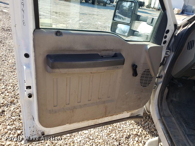 image for item EN9779 2008 Ford F550 Super Duty bucket truck