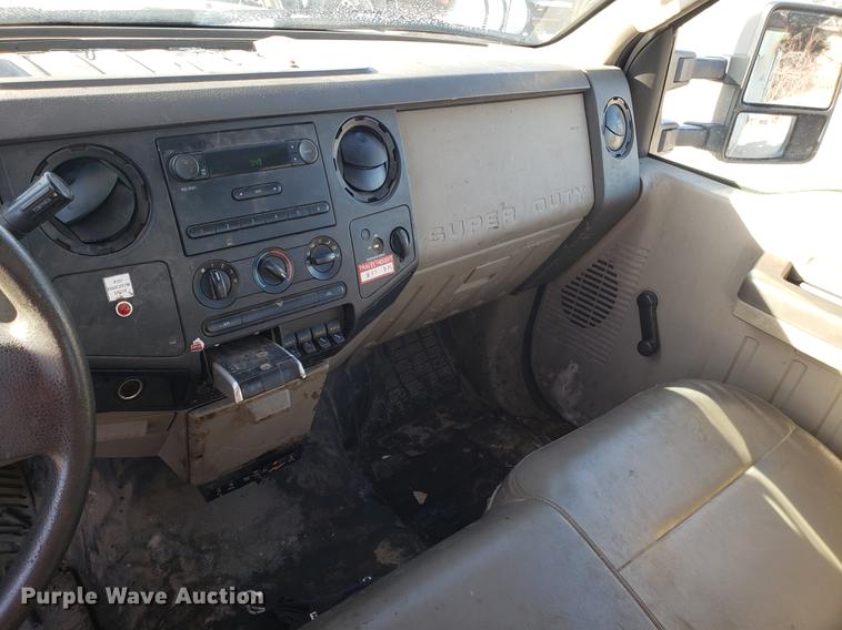 image for item EN9779 2008 Ford F550 Super Duty bucket truck