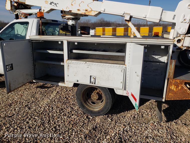 image for item EN9779 2008 Ford F550 Super Duty bucket truck