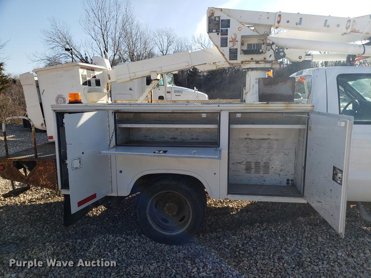 image for item EN9779 2008 Ford F550 Super Duty bucket truck
