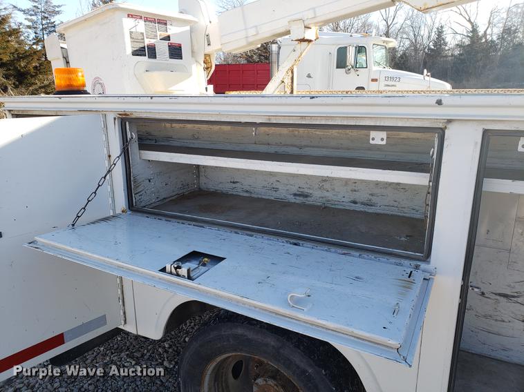 image for item EN9779 2008 Ford F550 Super Duty bucket truck