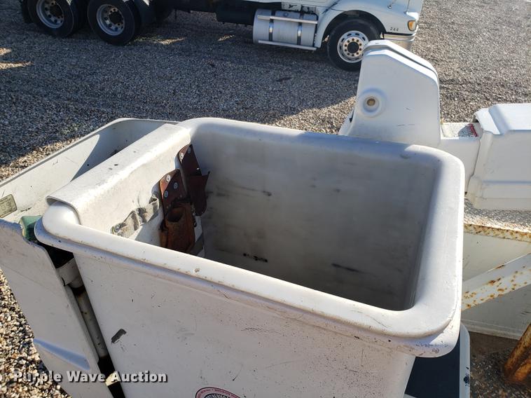 image for item EN9779 2008 Ford F550 Super Duty bucket truck