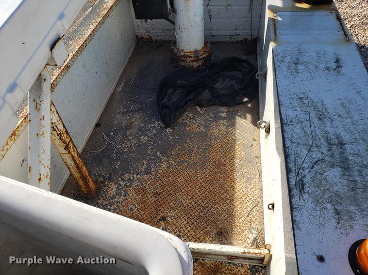 image for item EN9779 2008 Ford F550 Super Duty bucket truck