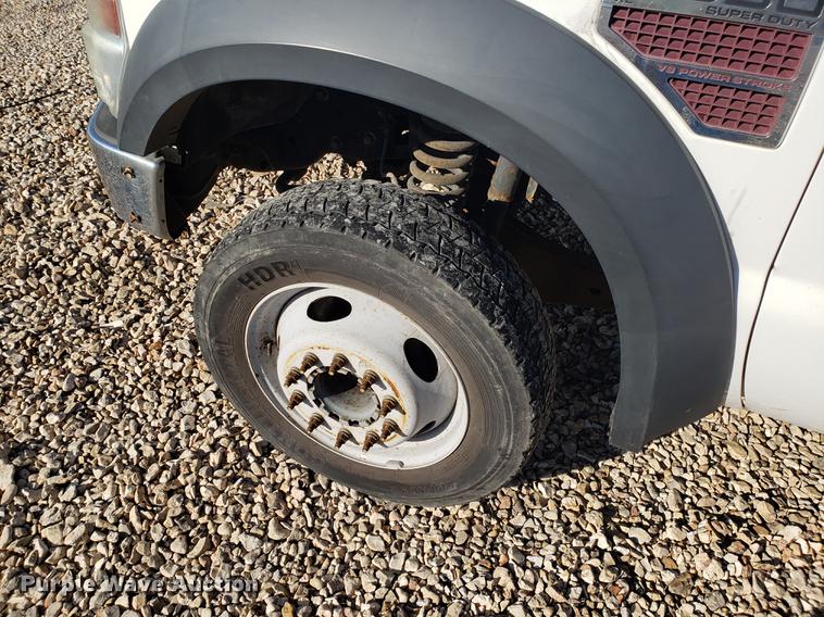 image for item EN9779 2008 Ford F550 Super Duty bucket truck