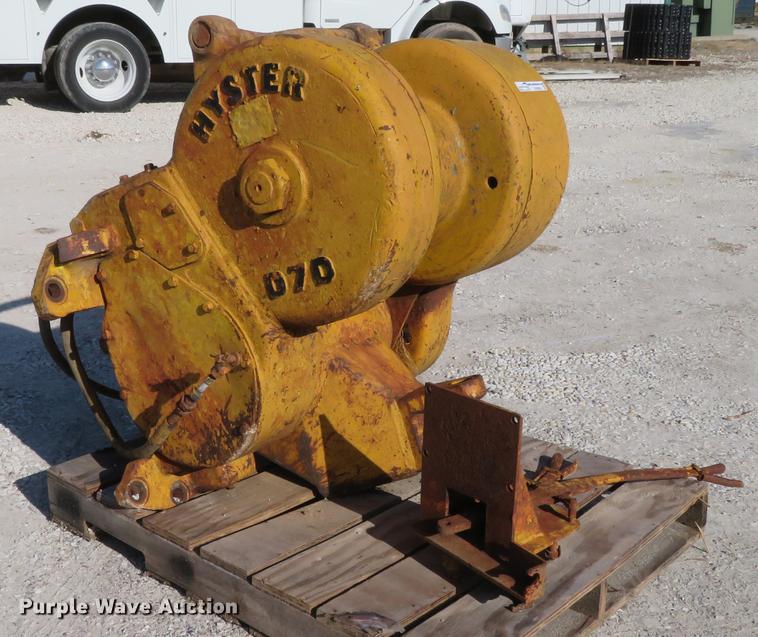 image for item EV9580 Hyster D7D winch