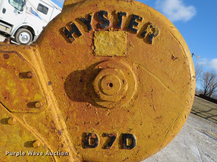 image for item EV9580 Hyster D7D winch