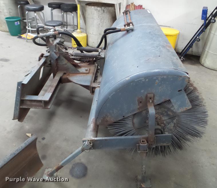 image for item EW9934 72"W skid steer broom