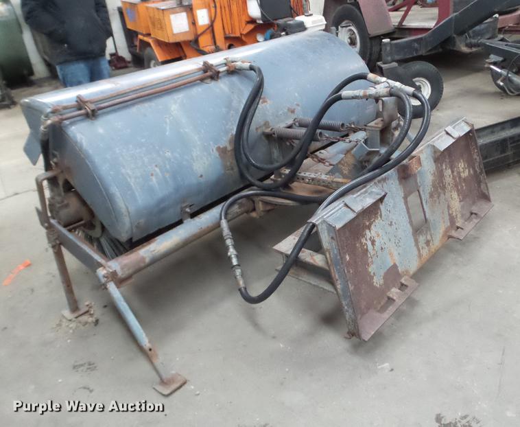 image for item EW9934 72"W skid steer broom