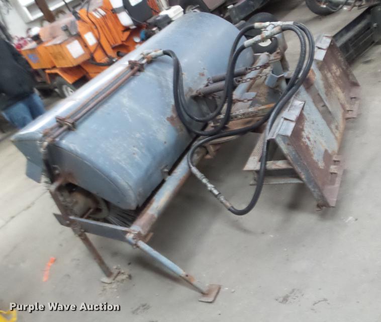 image for item EW9934 72"W skid steer broom