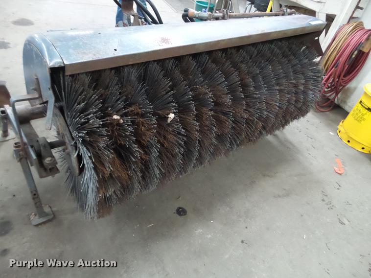 image for item EW9934 72"W skid steer broom
