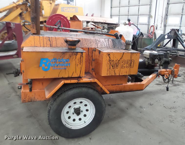 image for item EW9936 2002 Gilcrest TW250 asphalt tack trailer