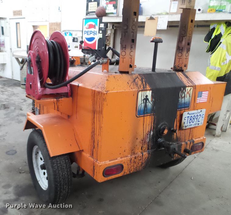 image for item EW9936 2002 Gilcrest TW250 asphalt tack trailer