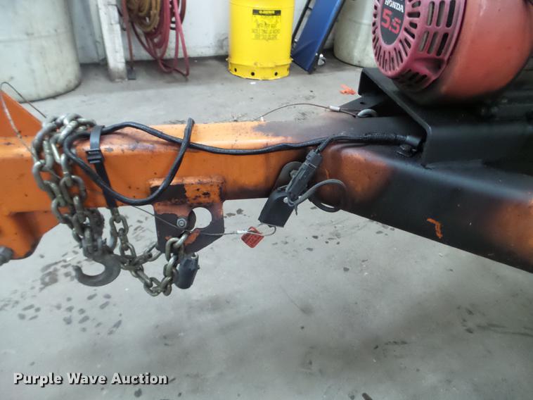 image for item EW9936 2002 Gilcrest TW250 asphalt tack trailer