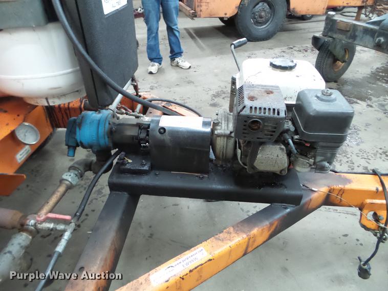 image for item EW9936 2002 Gilcrest TW250 asphalt tack trailer