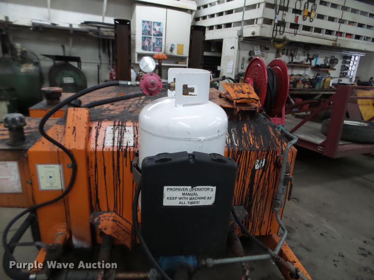 image for item EW9936 2002 Gilcrest TW250 asphalt tack trailer