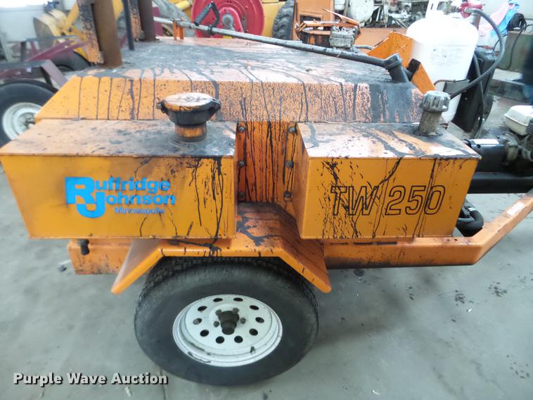 image for item EW9936 2002 Gilcrest TW250 asphalt tack trailer