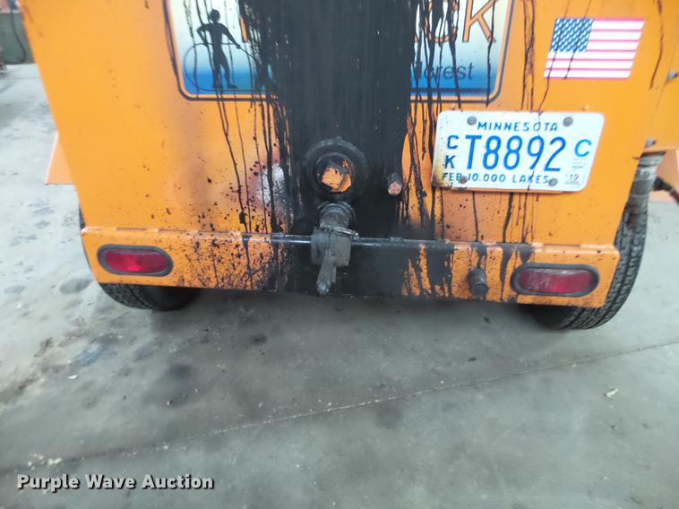 image for item EW9936 2002 Gilcrest TW250 asphalt tack trailer