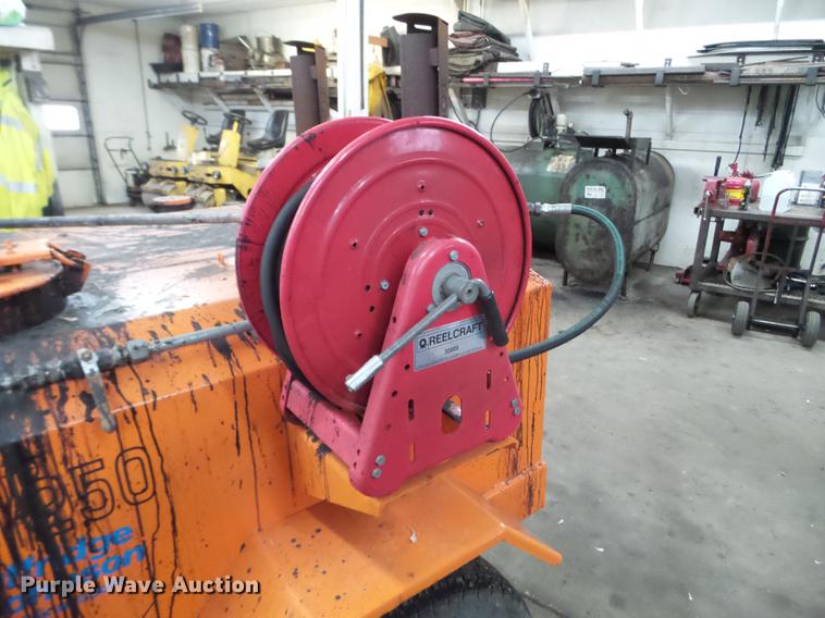 image for item EW9936 2002 Gilcrest TW250 asphalt tack trailer