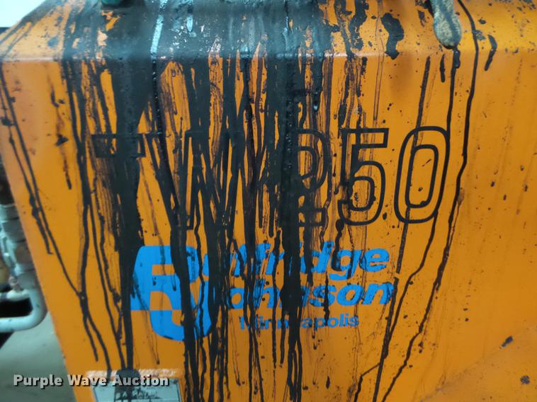 image for item EW9936 2002 Gilcrest TW250 asphalt tack trailer