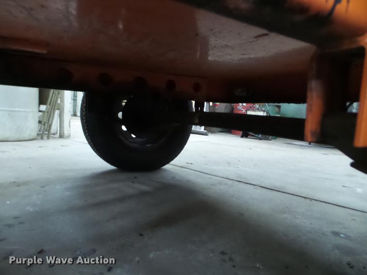 image for item EW9936 2002 Gilcrest TW250 asphalt tack trailer